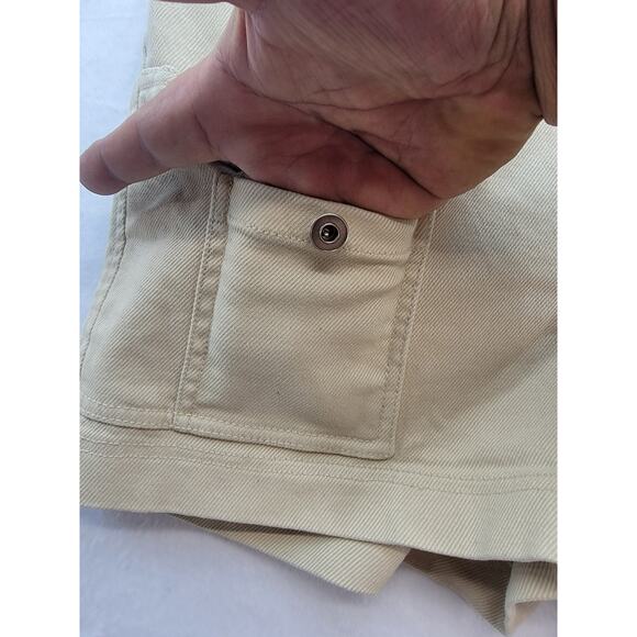 J. Crew Women's Khaki 3" Midrise Shorts Size 4 - Picture 6 of 11